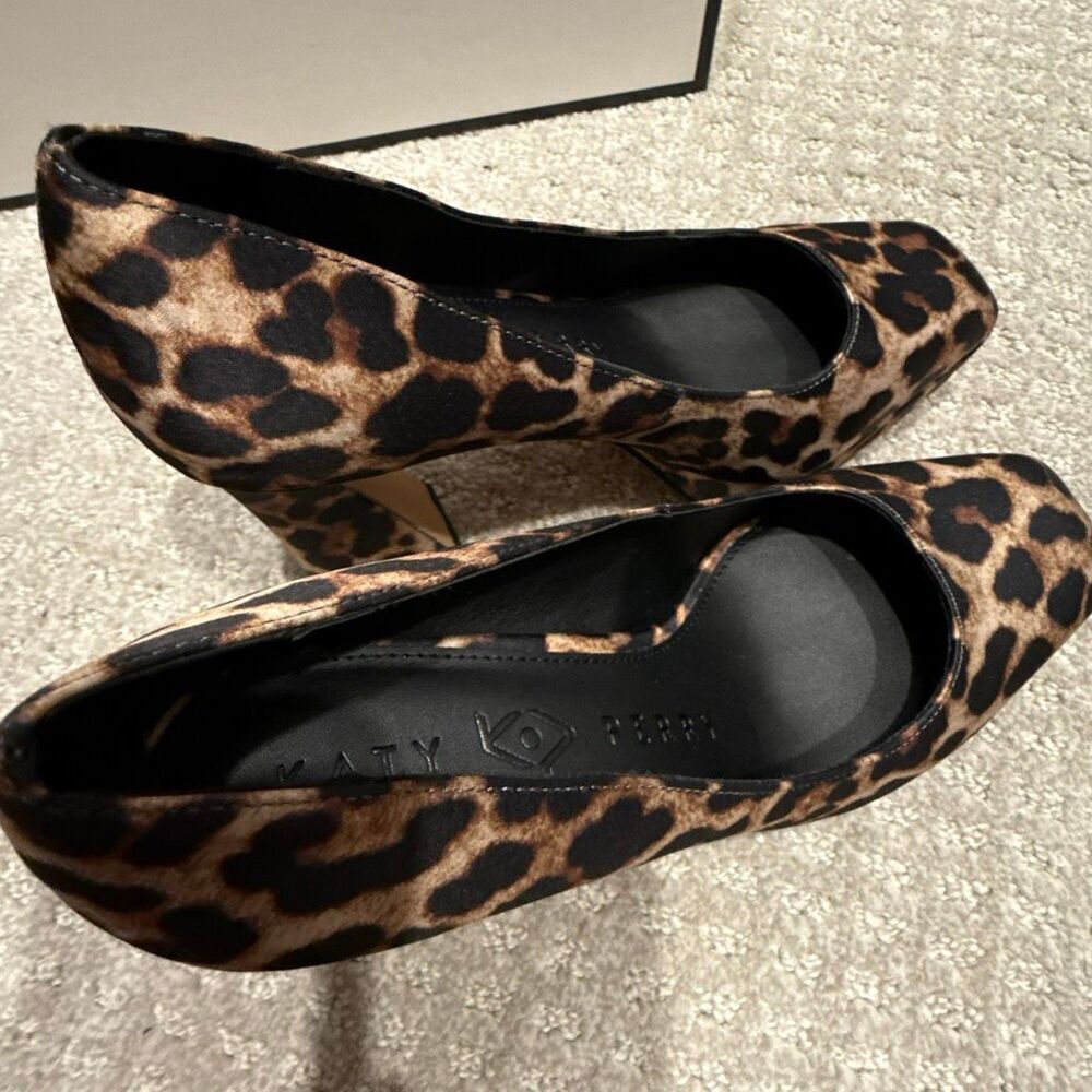 Katy Perry leopard or cheetah platform, chunky heels size 6 1/2 - Picture 5 of 5